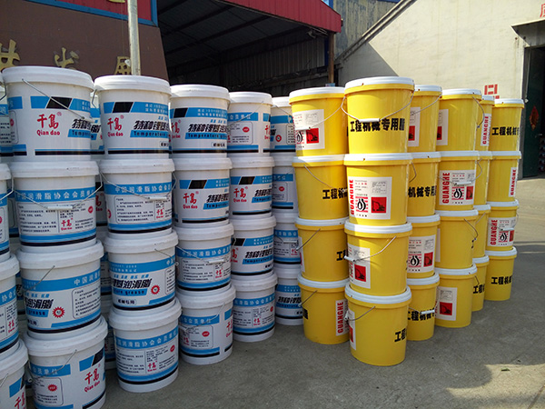 工程機(jī)械潤滑油的使用及注意事項(xiàng) 工程機(jī)械潤滑油的使用及注意事項(xiàng)